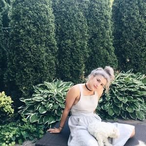 Meet your Posher, Azmina